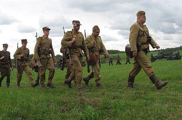 Prezentacja uczestników rekonstrukcji - żołnierze polscy #TomaszówLubelski #rekonstrukcja #Piechota1939