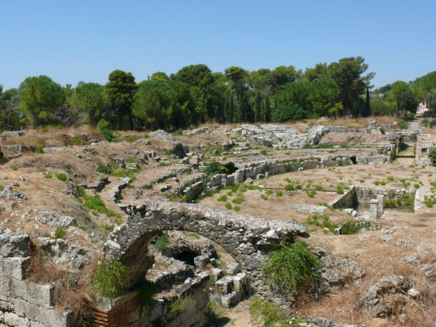 Syrakuzy, Park archeologiczny Neapolis - amfiteatr rzymski #Sycylia #Syrakuzy