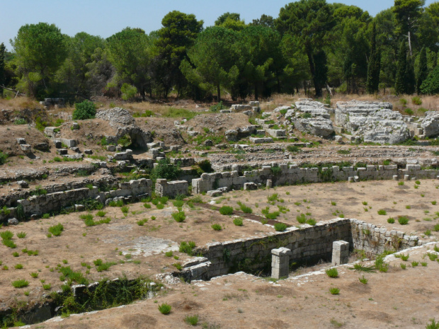 Syrakuzy, Park archeologiczny Neapolis , amfiteatr rzymski z I w.n.e #Sycylia #Syrakuzy