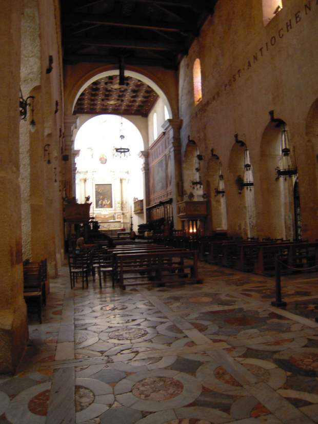 Syrakuzy, Ortygia , wnętrze Katedry #Sycylia #Syrakuzy