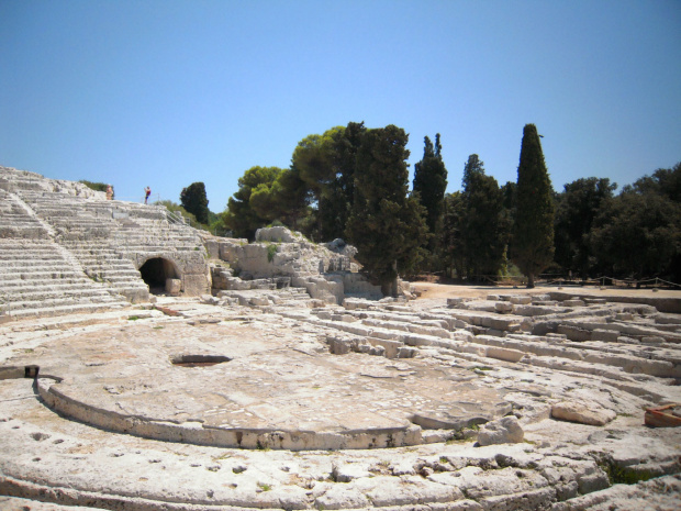 Park archeologiczny Neapolis - Teatr Grecki, w latach 1520 - 1531 Karol V zabrał stąd większość bloków #Sycylia #Syrakuzy