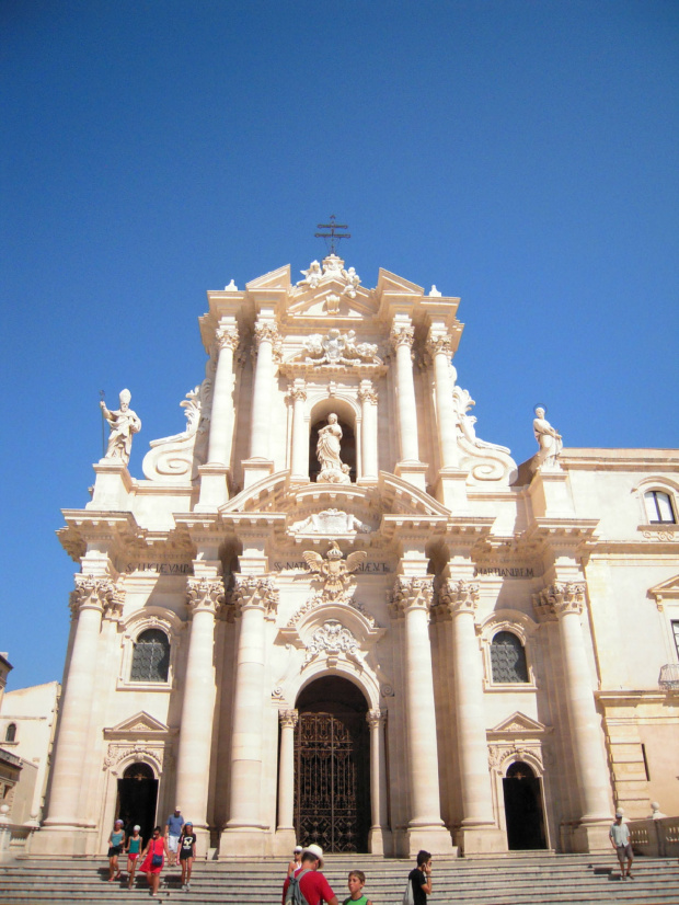 Syrakuzy, Ortygia - barokowa Katedra z XVIII w projektu Andrea Palmy #Sycylia #Syrakuzy