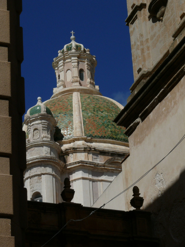 Katedra San Lorenzo - kopuła obłożona olśniewjącymi płytkami #Sycylia #Trapani