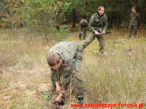 Pierwsze tegoroczne zgrupowanie klas wojskowych funkcjonujących w Zespole Szkół im. Kajetana hr. Kickiego w Sobieszynie. Patronat honorowy nad klasami sprawuje Wyższa Szkoła Oficerska Sił Powietrznych w Dęblinie #Sobieszyn #Brzozowa