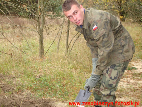 Pierwsze tegoroczne zgrupowanie klas wojskowych funkcjonujących w Zespole Szkół im. Kajetana hr. Kickiego w Sobieszynie. Patronat honorowy nad klasami sprawuje Wyższa Szkoła Oficerska Sił Powietrznych w Dęblinie #Sobieszyn #Brzozowa