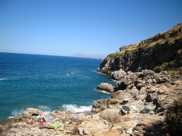 Plaża Cala Capreria - urwiste wybrzeże #Sycylia #RiservaDelloZingaro