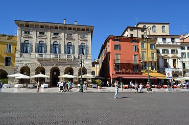 Piazza Bra #Adyga #Arena #balkon #Bazylika #Julii #miasto #Most #Romea #rzeka #Szekspir #Veneto #Verona #Werona #Włochy