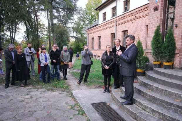 Zdjęcia z wernisażu wystawy "Fraktalne wymiary światła" udostępnił Michał Sokołowski. Na wystawie prezentowane są obrazy Martina Nielaby i fotografie Michała Sokołowskiego #Sobieszyn #Brzozowa