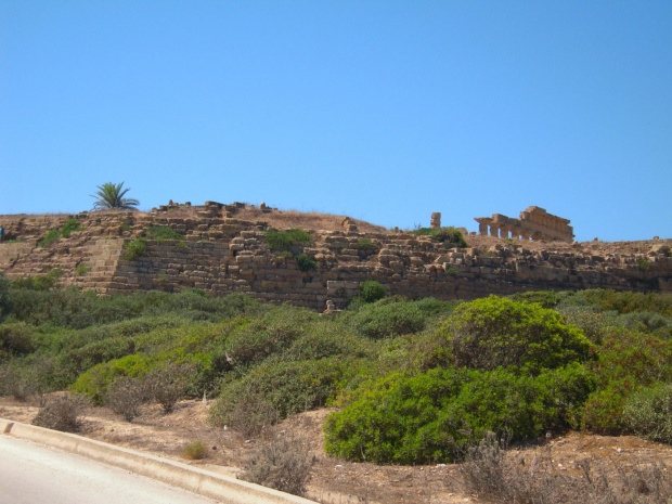 Akropol otaczały potężne, kamienne mury trzymetrowej wys. #Sycylia #Selinunte