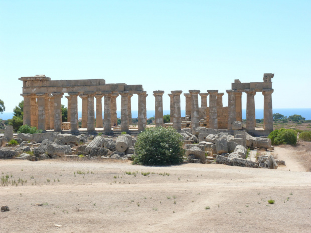 Świątynia C była największą i najstarszą na akropolu #Sycylia #Selinunte