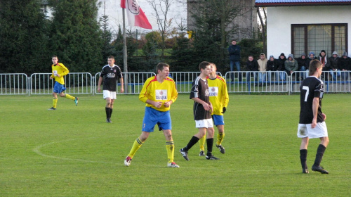 Piast Tuczempy - Pogoń Leżajsk (1:1), 11.11.2011 r. - IV liga podkarpacka #IVLiga #lezajsk #lezajsktm #leżajsk #piast #PiłkaNożna #pogon #pogoń #PogońLeżajsk #seniorzy #sport #tuczempy