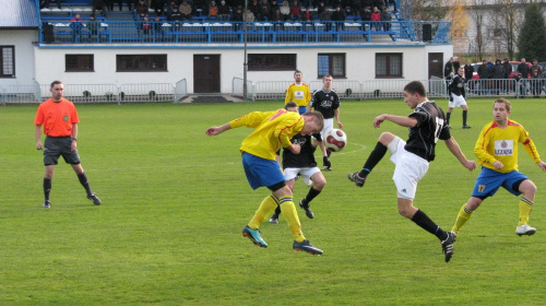 Piast Tuczempy - Pogoń Leżajsk (1:1), 11.11.2011 r. - IV liga podkarpacka #IVLiga #lezajsk #lezajsktm #leżajsk #piast #PiłkaNożna #pogon #pogoń #PogońLeżajsk #seniorzy #sport #tuczempy