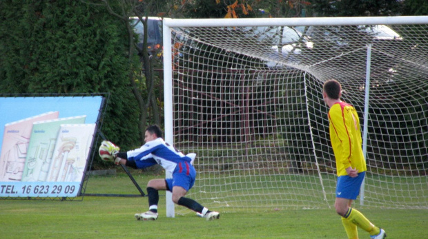 Piast Tuczempy - Pogoń Leżajsk (1:1), 11.11.2011 r. - IV liga podkarpacka #IVLiga #lezajsk #lezajsktm #leżajsk #piast #PiłkaNożna #pogon #pogoń #PogońLeżajsk #seniorzy #sport #tuczempy