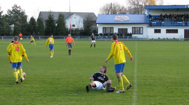 Piast Tuczempy - Pogoń Leżajsk (1:1), 11.11.2011 r. - IV liga podkarpacka #IVLiga #lezajsk #lezajsktm #leżajsk #piast #PiłkaNożna #pogon #pogoń #PogońLeżajsk #seniorzy #sport #tuczempy