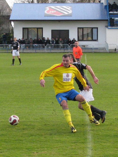 Piast Tuczempy - Pogoń Leżajsk (1:1), 11.11.2011 r. - IV liga podkarpacka #IVLiga #lezajsk #lezajsktm #leżajsk #piast #PiłkaNożna #pogon #pogoń #PogońLeżajsk #seniorzy #sport #tuczempy