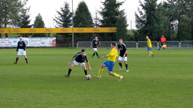 Piast Tuczempy - Pogoń Leżajsk (1:1), 11.11.2011 r. - IV liga podkarpacka #IVLiga #lezajsk #lezajsktm #leżajsk #piast #PiłkaNożna #pogon #pogoń #PogońLeżajsk #seniorzy #sport #tuczempy