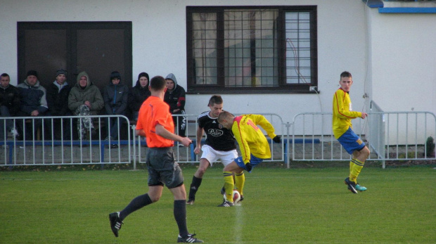 Piast Tuczempy - Pogoń Leżajsk (1:1), 11.11.2011 r. - IV liga podkarpacka #IVLiga #lezajsk #lezajsktm #leżajsk #piast #PiłkaNożna #pogon #pogoń #PogońLeżajsk #seniorzy #sport #tuczempy