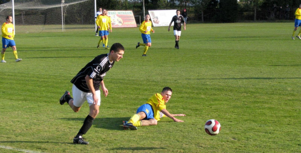 Piast Tuczempy - Pogoń Leżajsk (1:1), 11.11.2011 r. - IV liga podkarpacka #IVLiga #lezajsk #lezajsktm #leżajsk #piast #PiłkaNożna #pogon #pogoń #PogońLeżajsk #seniorzy #sport #tuczempy