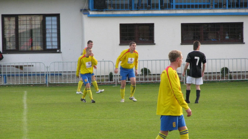 Piast Tuczempy - Pogoń Leżajsk (1:1), 11.11.2011 r. - IV liga podkarpacka #IVLiga #lezajsk #lezajsktm #leżajsk #piast #PiłkaNożna #pogon #pogoń #PogońLeżajsk #seniorzy #sport #tuczempy