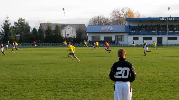 Piast Tuczempy - Pogoń Leżajsk (1:1), 11.11.2011 r. - IV liga podkarpacka #IVLiga #lezajsk #lezajsktm #leżajsk #piast #PiłkaNożna #pogon #pogoń #PogońLeżajsk #seniorzy #sport #tuczempy