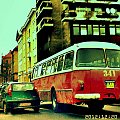 autobus czerwony po ulicach mego miasta mknie