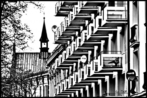 Dom stu balkonów - wybudowany w latach 1959-1960, arch. prof. Bohdan Lisowski