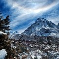 widok ze szlaku #góry #Himalaje #ludzie #natura #Nepal #przyroda
