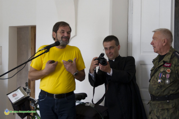 foto: G. Basiński Ks. Irek też w akcji #KlasztorRytwiany