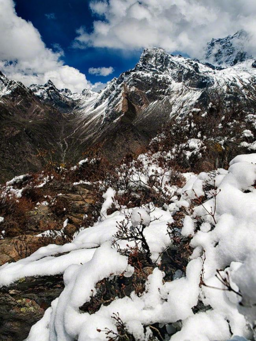 kolejny widok na gory #góry #Himalaje #ludzie #natura #Nepal #przyroda