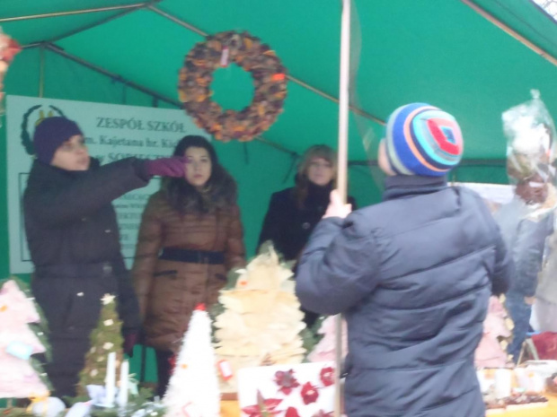 Zdjęcia z przygotowania ozdób świątecznych, filcowania i Jarmarku Bożonarodzeniowego udostępniła Renata Galas. Ozdoby przygotowywali słuchacze Szkoły policelanej kształcącej w zawodzie florysta #Sobieszyn #Brzozowa