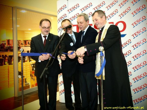 Otwarcie TESCO Extra w Suwałkach (dla VIPów i mediów); 400. sklepu tej sieci w Polsce; 17.11.2011 #TESCOExtra #Suwałki #otwarcie #Renkiewicz