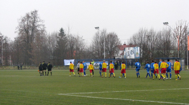 Pogoń Leżajsk - Stal Mielec (3:2), 19.11.2011 r. - 1/2 Okręgowego Pucharu Polski #lezajsk #lezajsktm #leżajsk #mielec #PiłkaNożna #pogon #pogoń #PogońLeżajsk #sport #stal #StalMielec