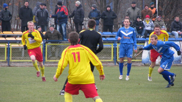 Pogoń Leżajsk - Stal Mielec (3:2), 19.11.2011 r. - 1/2 Okręgowego Pucharu Polski #lezajsk #lezajsktm #leżajsk #mielec #PiłkaNożna #pogon #pogoń #PogońLeżajsk #sport #stal #StalMielec