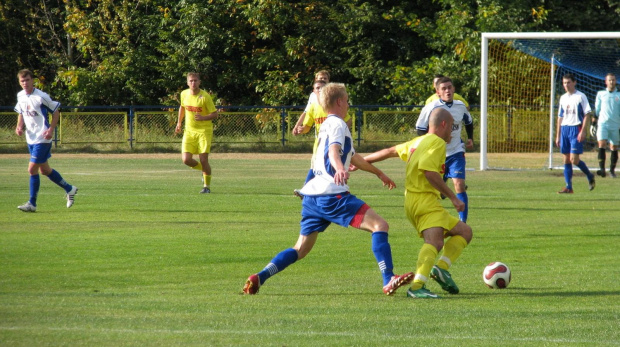 Pogoń Leżajsk - Czuwaj Przemyśl (2:2), 08.10.2011 r. - IV liga podkarpacka #czuwaj #CzuwajPrzemyśl #lezajsk #lezajsktm #leżajsk #PiłkaNożna #pogon #pogoń #PogońLeżajsk #przeworsk #sport