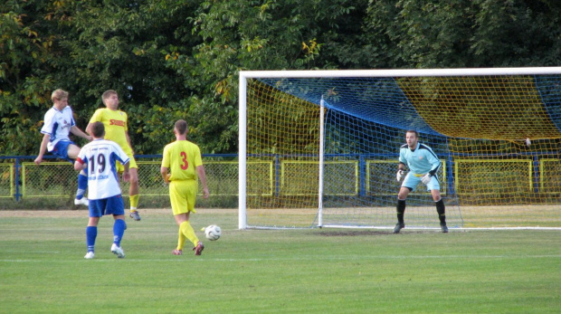 Pogoń Leżajsk - Czuwaj Przemyśl (2:2), 08.10.2011 r. - IV liga podkarpacka #czuwaj #CzuwajPrzemyśl #lezajsk #lezajsktm #leżajsk #PiłkaNożna #pogon #pogoń #PogońLeżajsk #przeworsk #sport