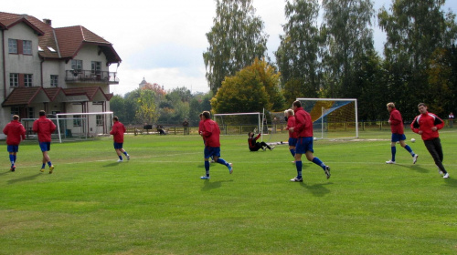 Pogoń Leżajsk - Czuwaj Przemyśl (2:2), 08.10.2011 r. - IV liga podkarpacka #czuwaj #CzuwajPrzemyśl #lezajsk #lezajsktm #leżajsk #PiłkaNożna #pogon #pogoń #PogońLeżajsk #przeworsk #sport