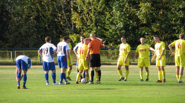 Pogoń Leżajsk - Czuwaj Przemyśl (2:2), 08.10.2011 r. - IV liga podkarpacka #czuwaj #CzuwajPrzemyśl #lezajsk #lezajsktm #leżajsk #PiłkaNożna #pogon #pogoń #PogońLeżajsk #przeworsk #sport