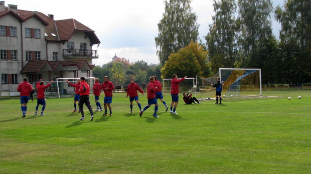 Pogoń Leżajsk - Czuwaj Przemyśl (2:2), 08.10.2011 r. - IV liga podkarpacka #czuwaj #CzuwajPrzemyśl #lezajsk #lezajsktm #leżajsk #PiłkaNożna #pogon #pogoń #PogońLeżajsk #przeworsk #sport