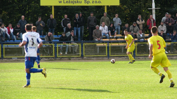 Pogoń Leżajsk - Czuwaj Przemyśl (2:2), 08.10.2011 r. - IV liga podkarpacka #czuwaj #CzuwajPrzemyśl #lezajsk #lezajsktm #leżajsk #PiłkaNożna #pogon #pogoń #PogońLeżajsk #przeworsk #sport