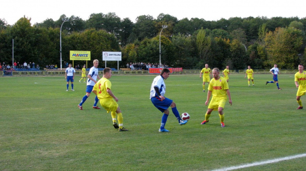 Pogoń Leżajsk - Czuwaj Przemyśl (2:2), 08.10.2011 r. - IV liga podkarpacka #czuwaj #CzuwajPrzemyśl #lezajsk #lezajsktm #leżajsk #PiłkaNożna #pogon #pogoń #PogońLeżajsk #przeworsk #sport