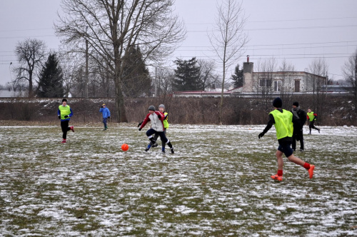 Pogoń Leżajsk - Huragan Gniewczyna (3:1), 22.02.2013 r. - Juniorzy starsi i młodsi #pogoń #pogon #leżajsk #lezajsk #PogońLeżajsk #lezajsktm #gniewczyna #HuraganGniewczyna