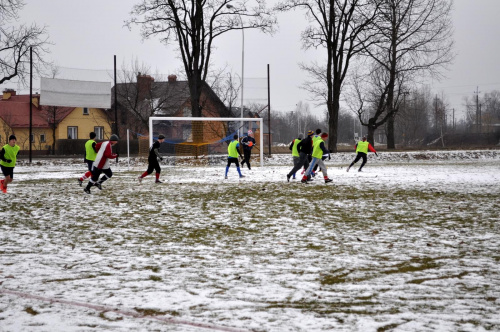 Pogoń Leżajsk - Huragan Gniewczyna (3:1), 22.02.2013 r. - Juniorzy starsi i młodsi #pogoń #pogon #leżajsk #lezajsk #PogońLeżajsk #lezajsktm #gniewczyna #HuraganGniewczyna