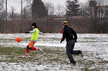 Pogoń Leżajsk - Huragan Gniewczyna (3:1), 22.02.2013 r. - Juniorzy starsi i młodsi #pogoń #pogon #leżajsk #lezajsk #PogońLeżajsk #lezajsktm #gniewczyna #HuraganGniewczyna