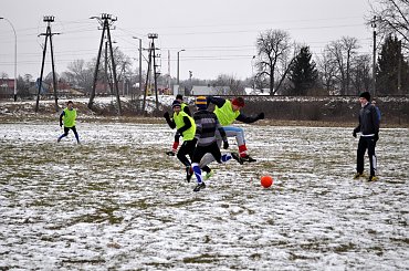 Pogoń Leżajsk - Huragan Gniewczyna (3:1), 22.02.2013 r. - Juniorzy starsi i młodsi #pogoń #pogon #leżajsk #lezajsk #PogońLeżajsk #lezajsktm #gniewczyna #HuraganGniewczyna