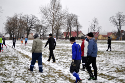 Pogoń Leżajsk - Huragan Gniewczyna (3:1), 22.02.2013 r. - Juniorzy starsi i młodsi #pogoń #pogon #leżajsk #lezajsk #PogońLeżajsk #lezajsktm #gniewczyna #HuraganGniewczyna