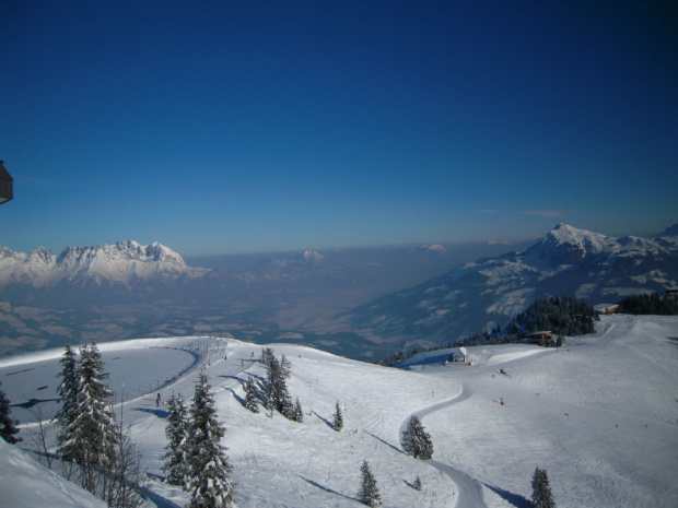 Na stokach Kitzbühel - widok po wyjściu z Fleckalmbahn #Alpy #Austria #góry #narty