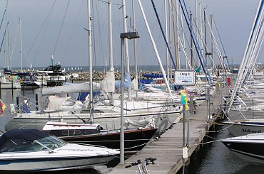 port jachtowy #JachtyŻaglowe #port #łodzie #statki