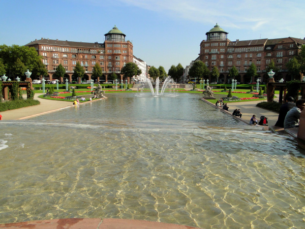 Mannheimer Wasserturm to wieża ciśnień w Mannheim, jeden z symboli miasta.