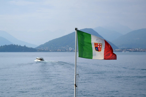 #Włochy #LavenoMombello #Laveno #miasto #jezioro #Maggiore