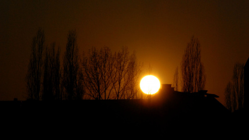 Ostatni zimowy zachód słońca w Krakowie, godz. 17:28